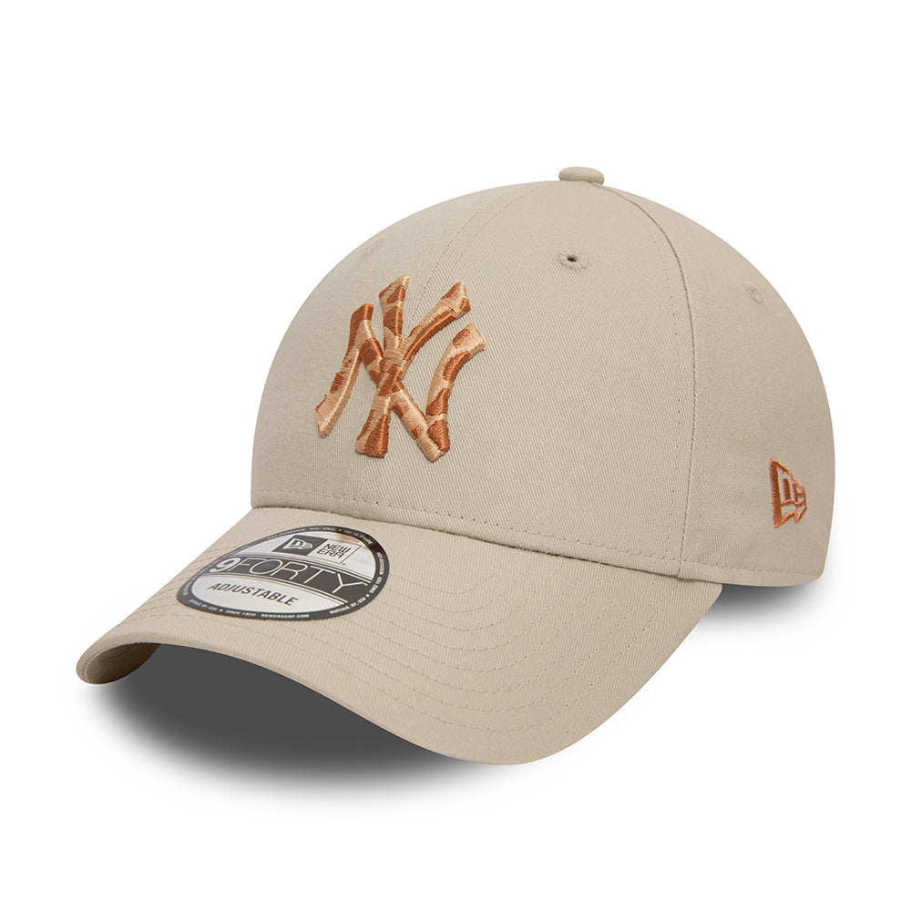 New Era 9FORTY New York Yankees Baseball Cap - MLB Giraffe Animal Infill - Stone