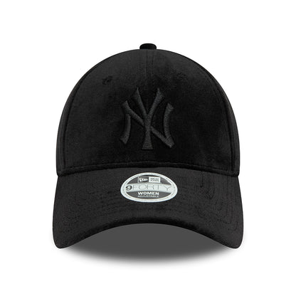 New Era Womens 9FORTY New York Yankees Snapback Cap - MLB Velour - Black