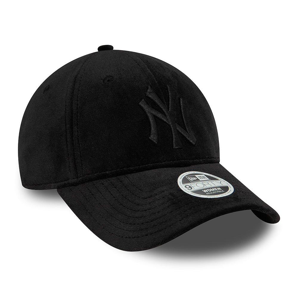 New Era Womens 9FORTY New York Yankees Snapback Cap - MLB Velour - Black