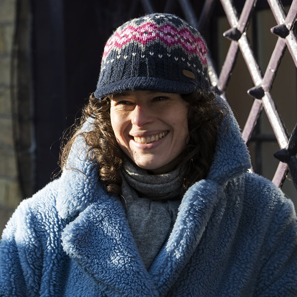 Kusan Brooklyn Fair Isle Peaked Beanie Hat - Navy-Pink