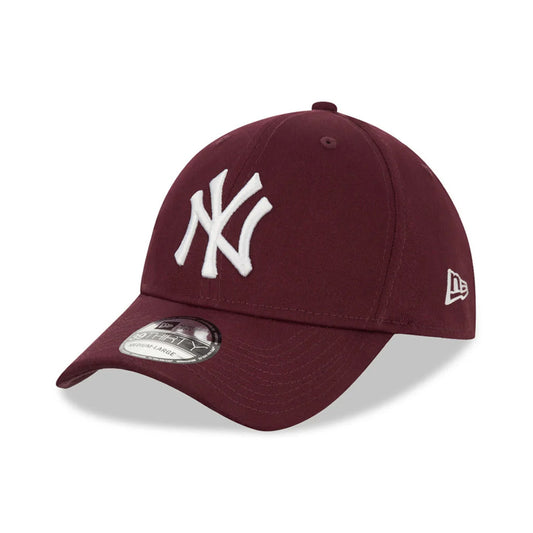 New Era 39THIRTY New York Yankees Baseball Cap - MLB League Essential - Burgundy