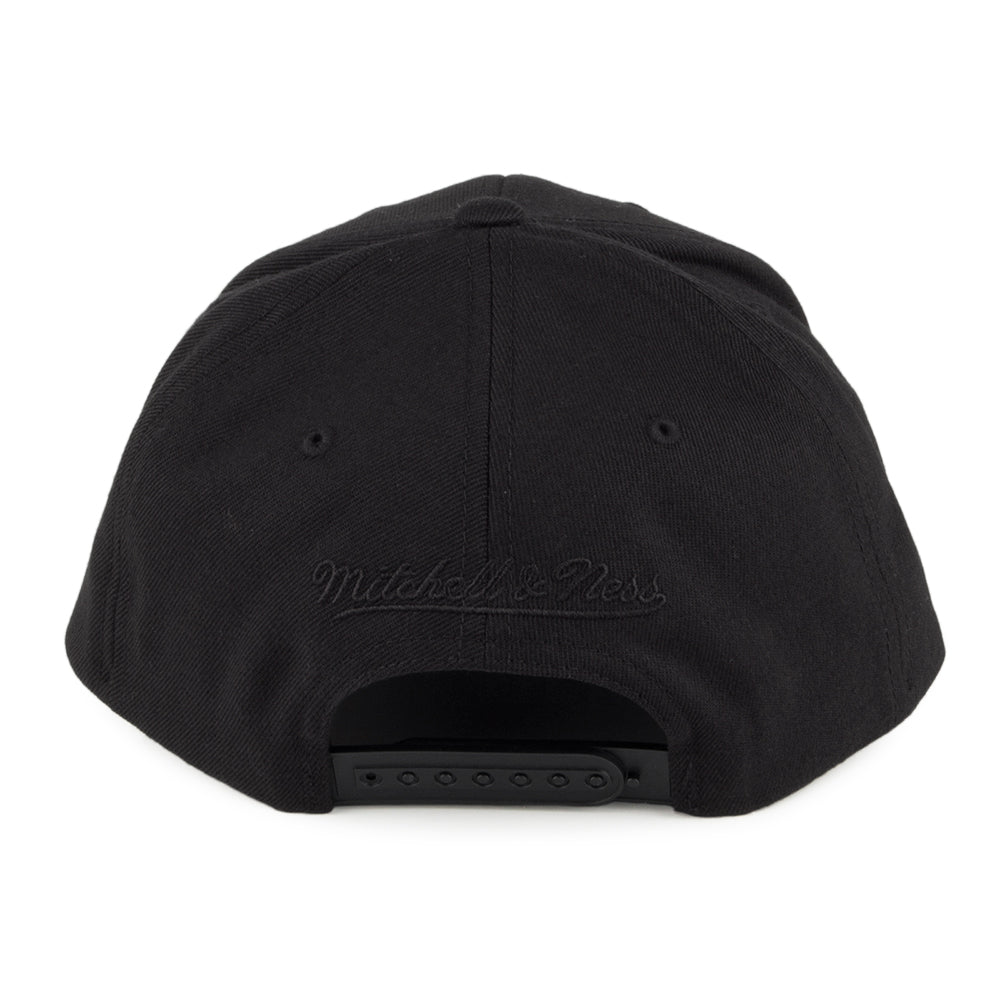 Mitchell & Ness Chicago Bulls Baseball Cap - 110 Tonal Logo High Crown - Black