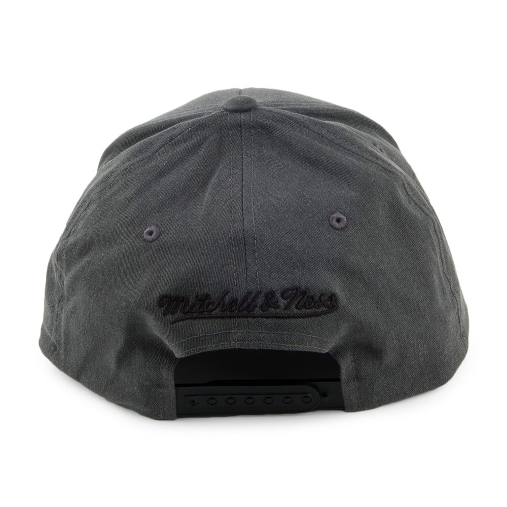 Mitchell & Ness Boston Celtics Snapback Cap - Washed Denim 110 - Black