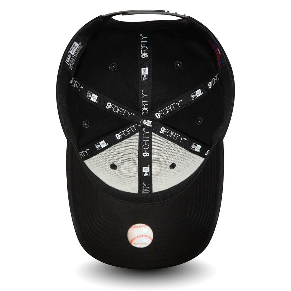 New Era 9FORTY New York Yankees Baseball Cap - MLB Stretch Snap - Black On Black