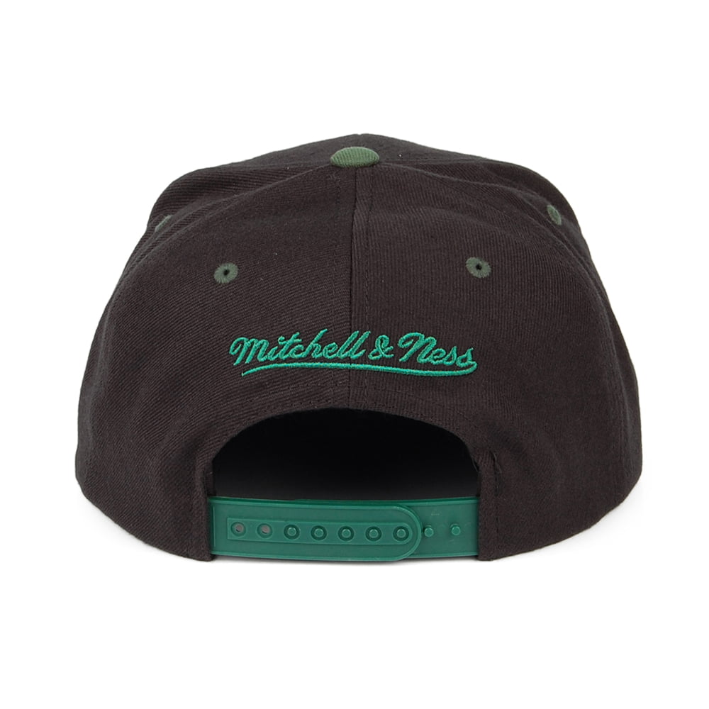 Mitchell & Ness Milwaukee Bucks Snapback Cap - NBA Arch 2 Tone - Black-Green