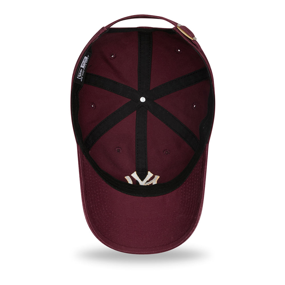 New Era 9TWENTY New York Yankees Baseball Cap - MLB League Essential Casual Classic - Washed Maroon