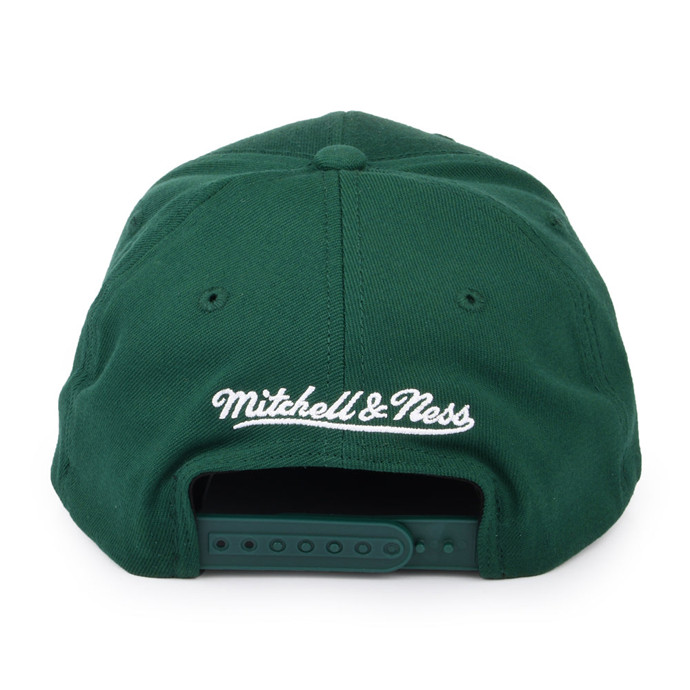 Mitchell & Ness Milwaukee Bucks Snapback Cap - NBA Team Ground Stretch - Green
