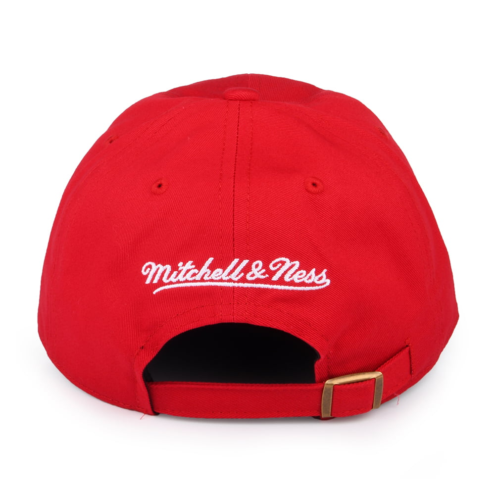 Mitchell & Ness Atlanta Hawks Strapback Cap - NBA Team Ground HWC - Red