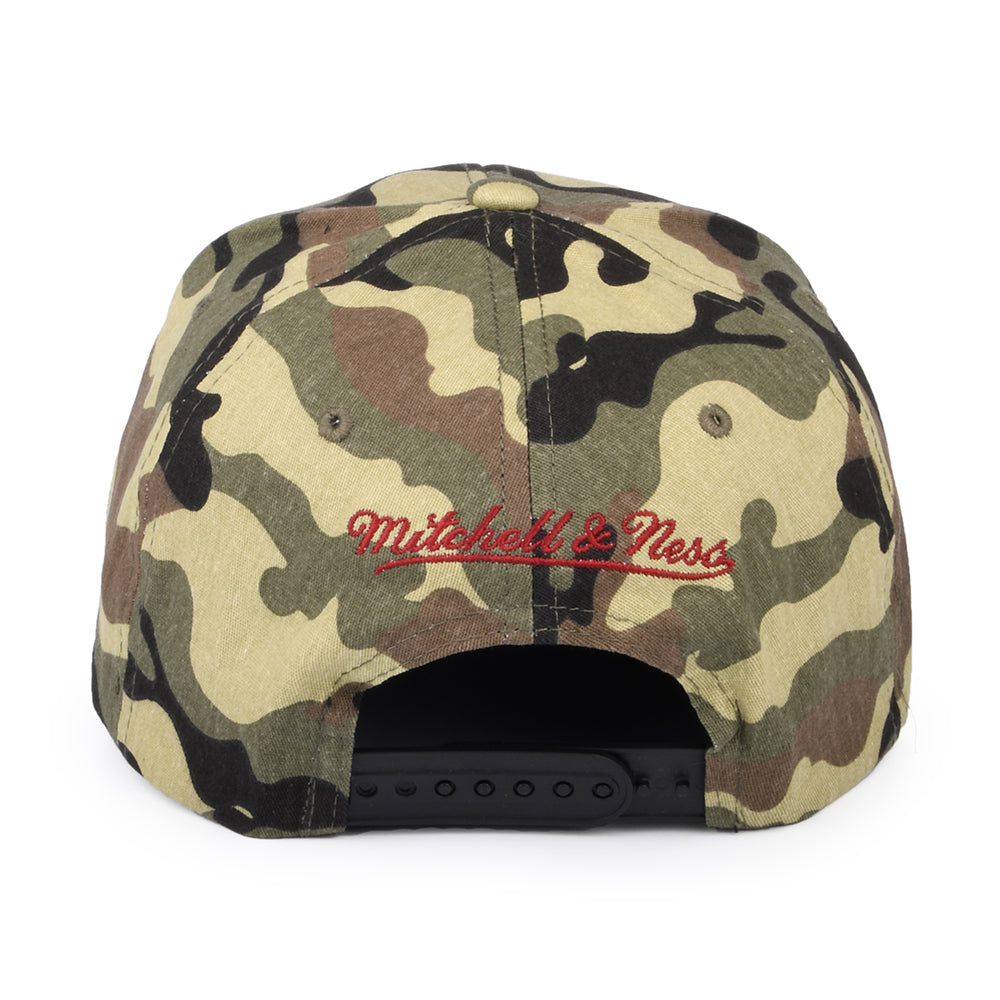 Mitchell & Ness Chicago Bulls Snapback Cap - NBA Woodland Desert Stretch - Camouflage