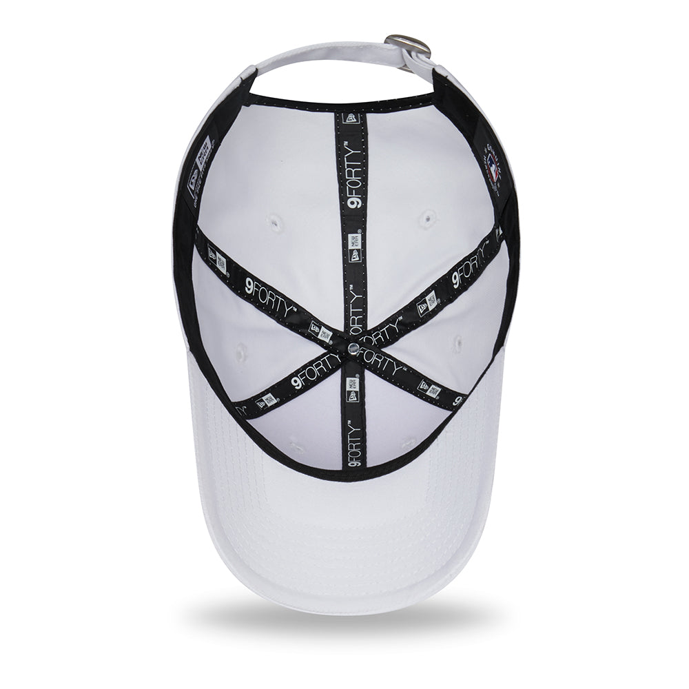 New Era 9FORTY New York Yankees Baseball Cap - MLB League Essential - White-Toffee