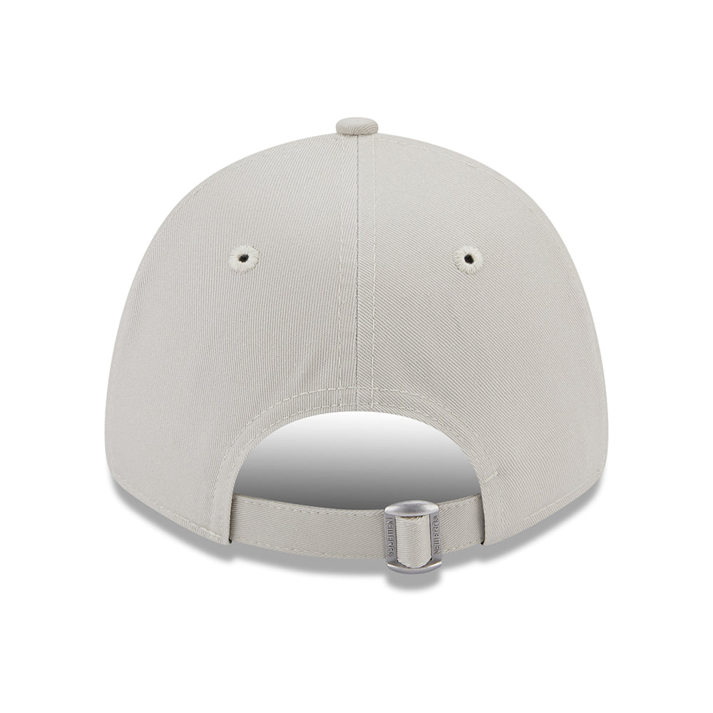 New Era Womens 9FORTY Chelsea FC Baseball Cap - Metallic Lion Crest - Stone