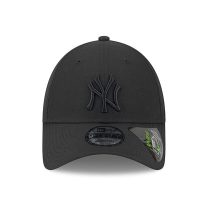 New Era 9FORTY New York Yankees Baseball Cap - MLB Repreve Outline - Black On Black