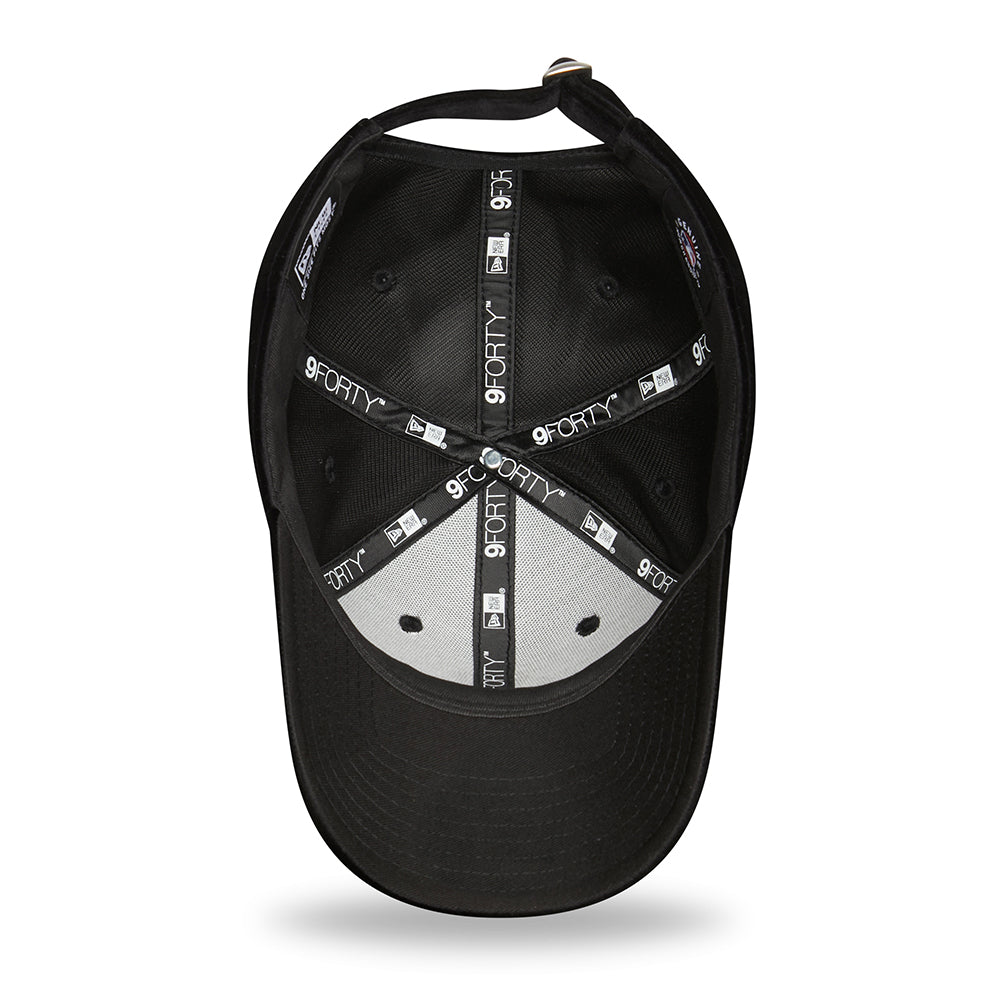 New Era Womens 9FORTY New York Yankees Baseball Cap - MLB Velour - Black