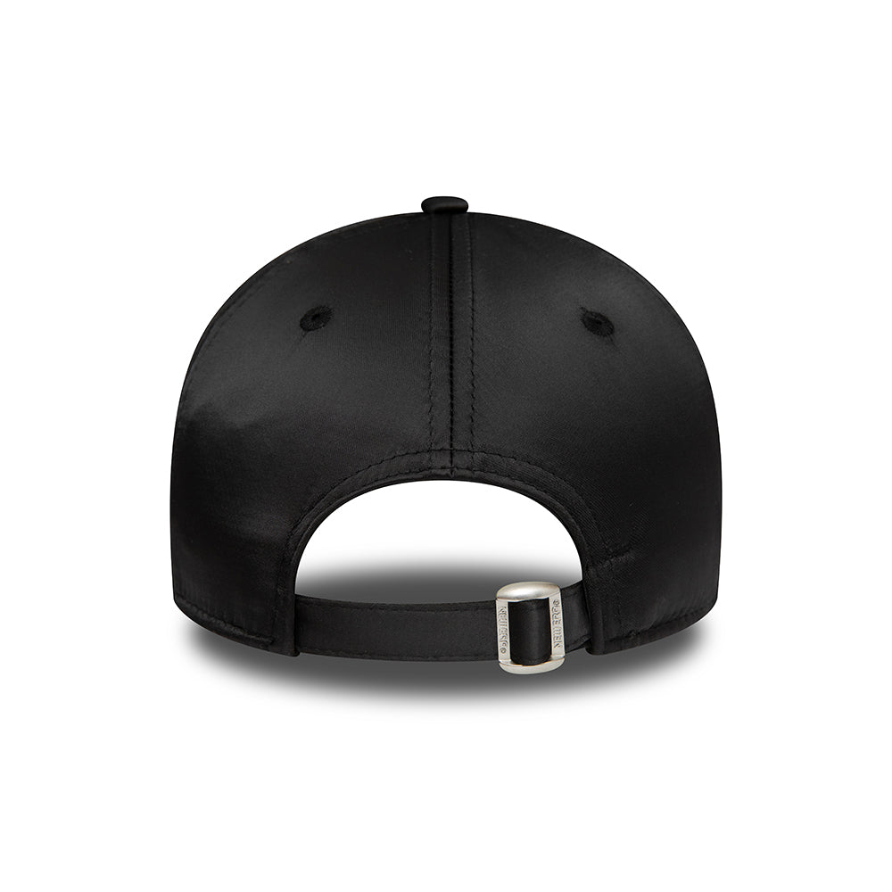 New Era Womens 9FORTY New York Yankees Baseball Cap - MLB Satin - Black On Black 2024