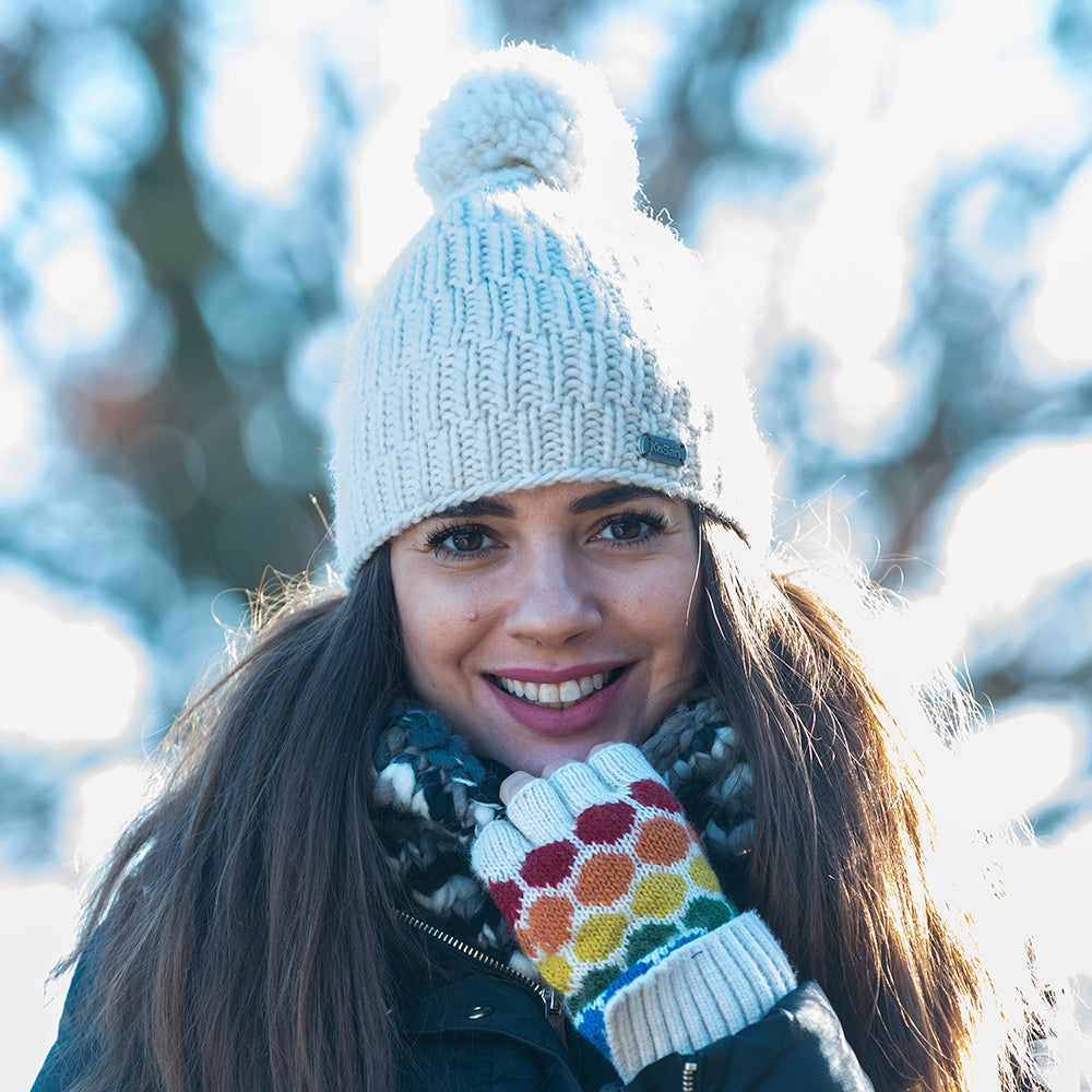 Kusan Moss Yarn Rib Cable Bobble Hat - Cream