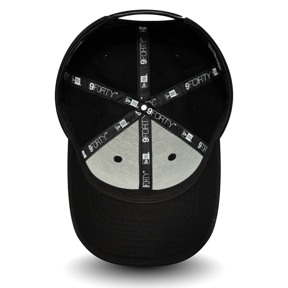 New Era Kids 9FORTY Mickey Mouse Baseball Cap - Disney Character Face - Black