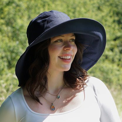 sur la tête Monaco Linen-Cotton Packable Sun Hat - Navy Blue