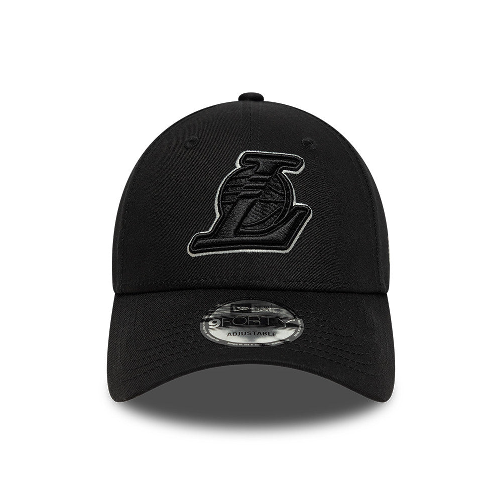 New Era 9FORTY L.A. Lakers Baseball Cap - NBA Team Outline - Black-White