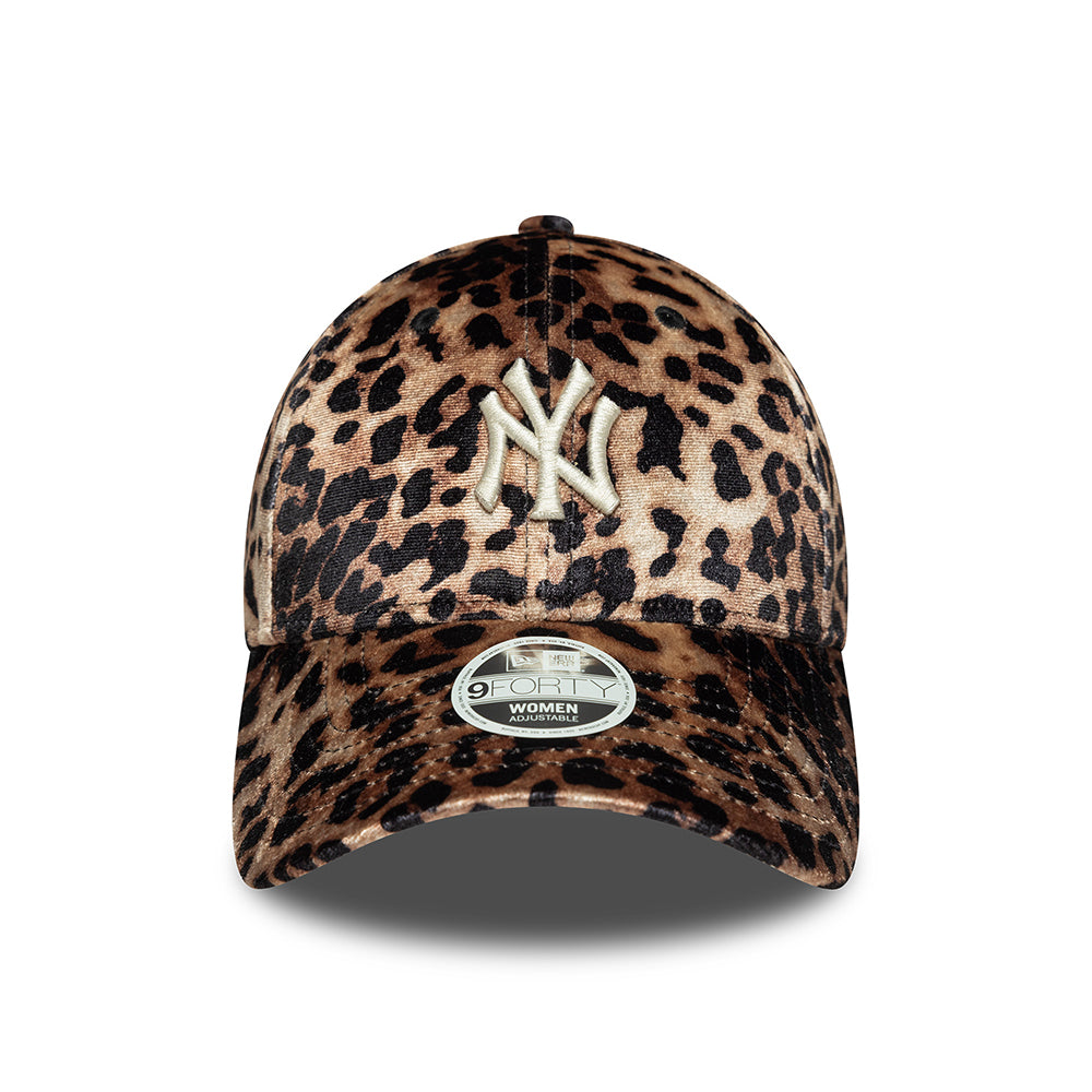 New Era Womens 9FORTY New York Yankees Baseball Cap - MLB Leopard Velour - Brown-Cream