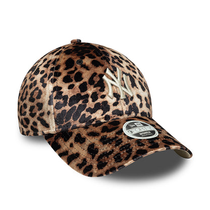 New Era Womens 9FORTY New York Yankees Baseball Cap - MLB Leopard Velour - Brown-Cream