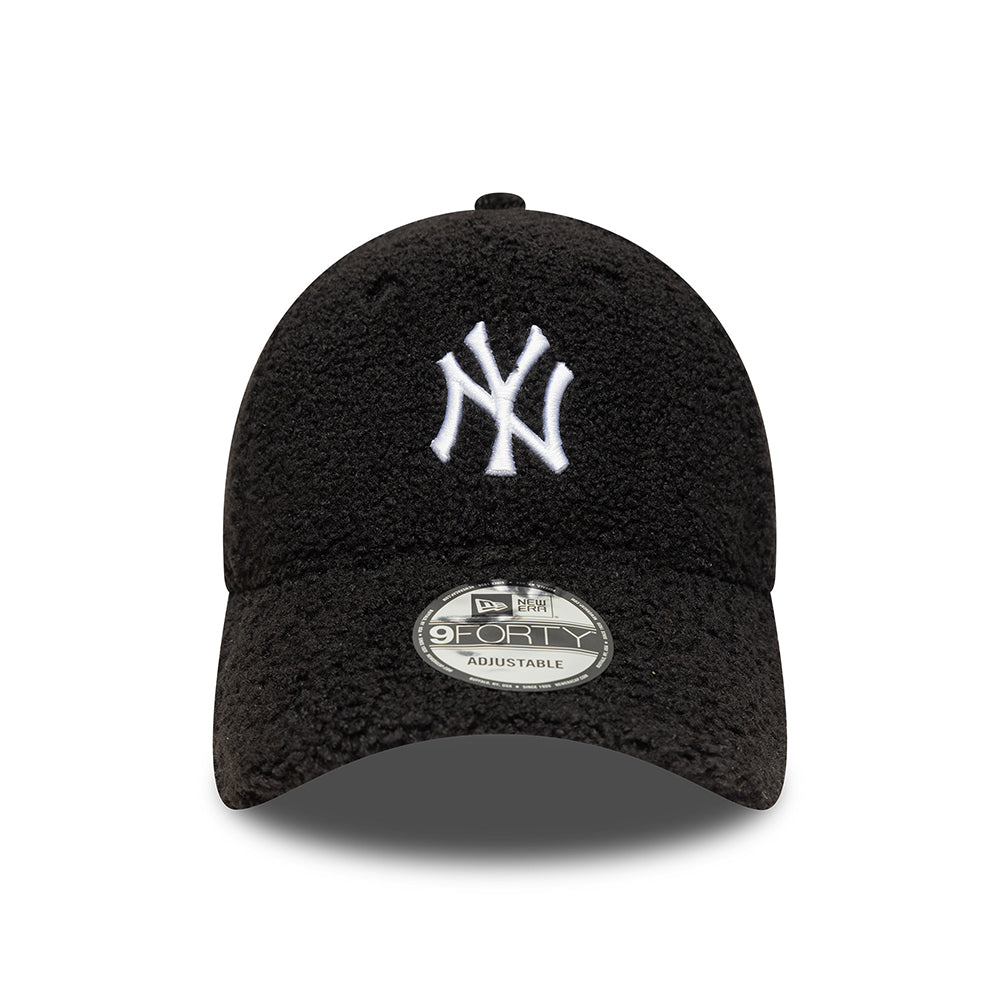 New Era 9FORTY New York Yankees Baseball Cap - MLB Winter Borg - Black-White