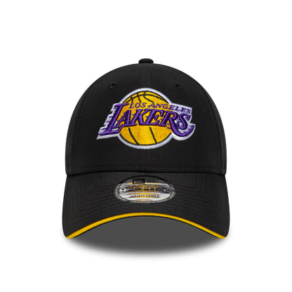 New Era 9FORTY L.A. Lakers Baseball Cap - NBA Microfibre - Black-Yellow