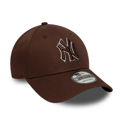 New Era 9FORTY New York Yankees Baseball Cap - MLB Outline - Chocolate-Cream