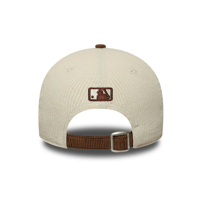 New Era 9FORTY M-Crown New York Yankees Baseball Cap - MLB Cord - Cream-Deep Brown
