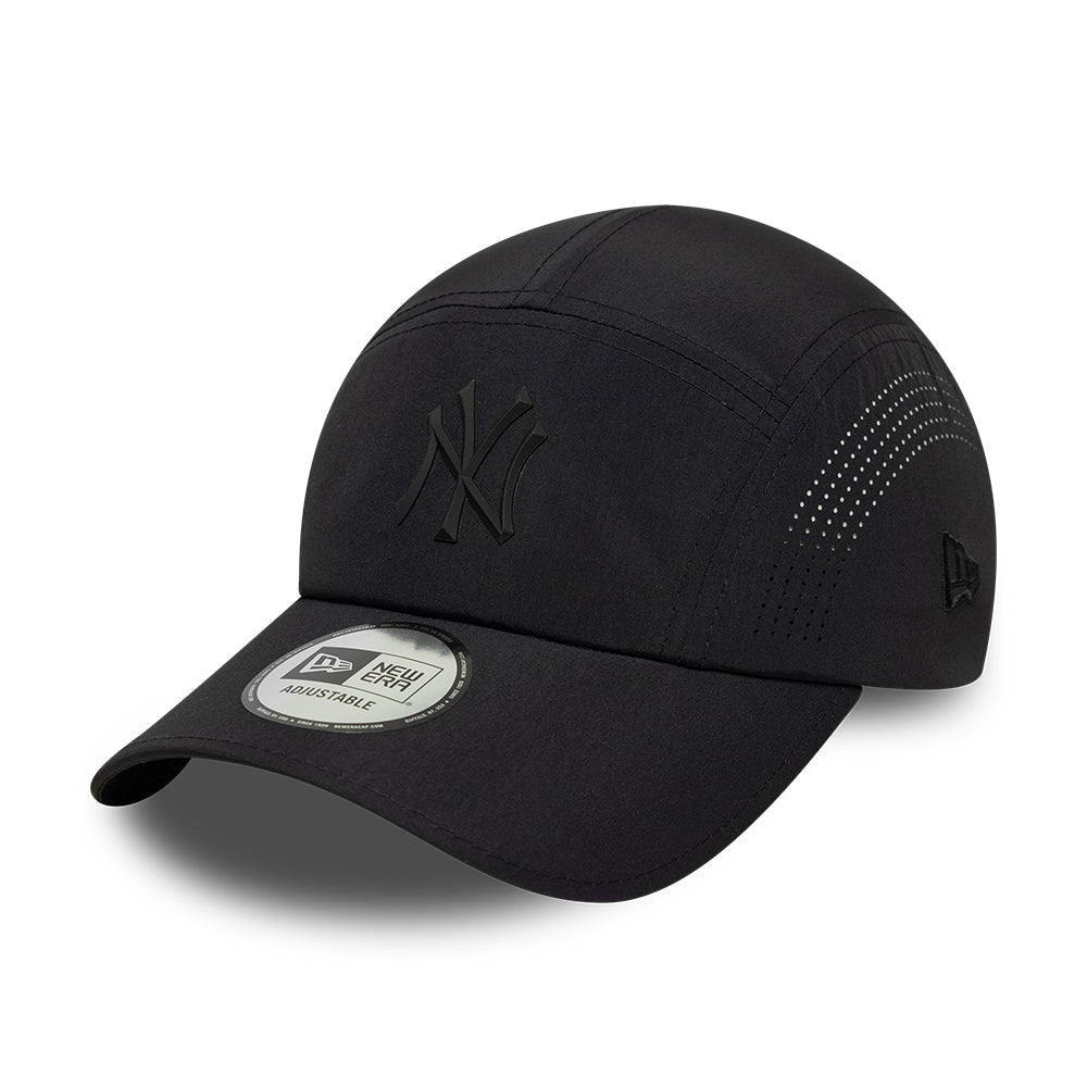 New Era New York Yankees 5 Panel Cap - MLB Tech Midi Runner - Black On Black