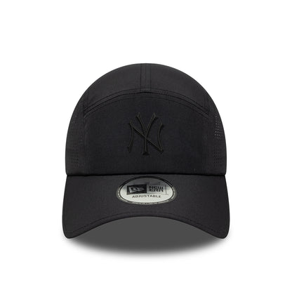 New Era New York Yankees 5 Panel Cap - MLB Tech Midi Runner - Black On Black