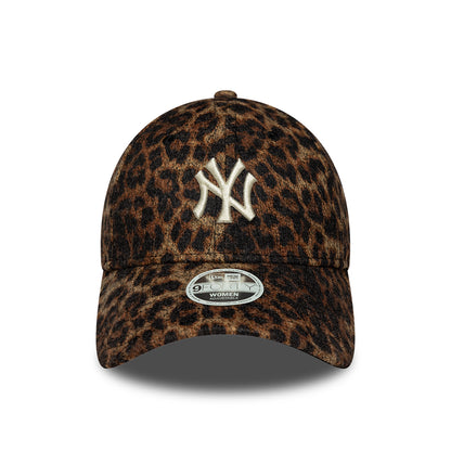 New Era Womens 9FORTY New York Yankees Baseball Cap - MLB Cosy Leopard - Deep Brown