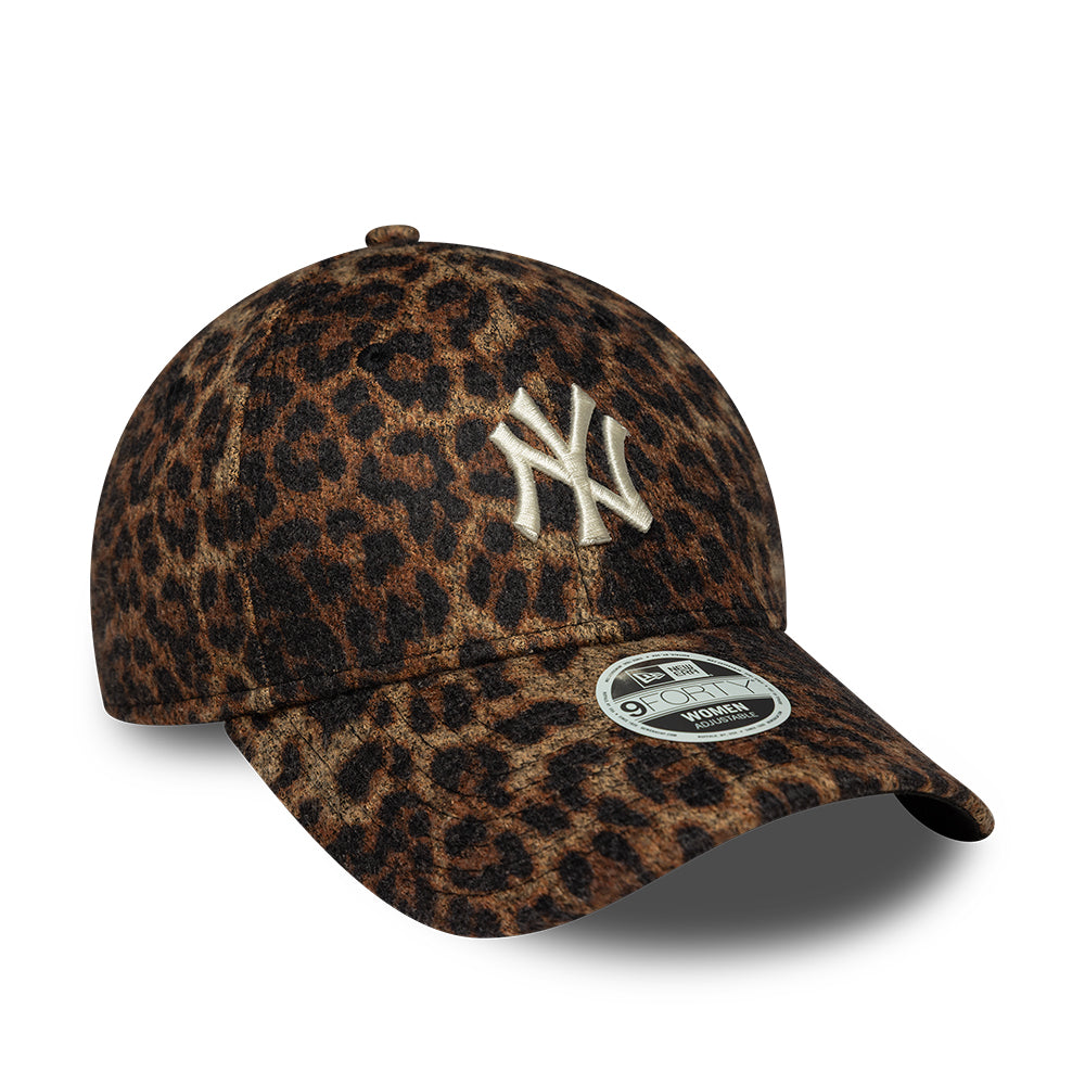 New Era Womens 9FORTY New York Yankees Baseball Cap - MLB Cosy Leopard - Deep Brown