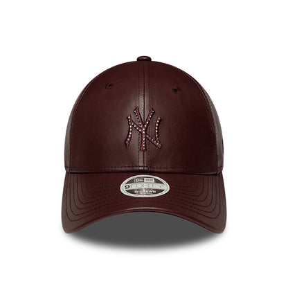 New Era Womens 9FORTY M-Crown New York Yankees Baseball Cap - MLB Diamante PU - Burgundy