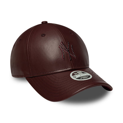 New Era Womens 9FORTY M-Crown New York Yankees Baseball Cap - MLB Diamante PU - Burgundy