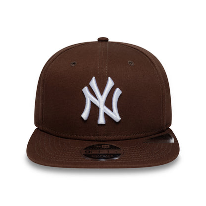 New Era 9FIFTY New York Yankees Snapback Cap - MLB League Essential Original Fit - Chocolate-White