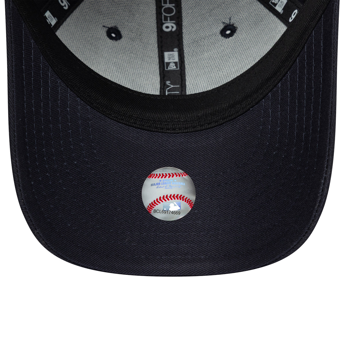 New Era Kids 9FORTY New York Yankees Baseball Cap - MLB Heart Icon - Navy-White