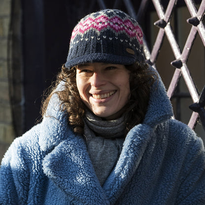 Kusan Brooklyn Fair Isle Peaked Beanie Hat - Navy-Pink