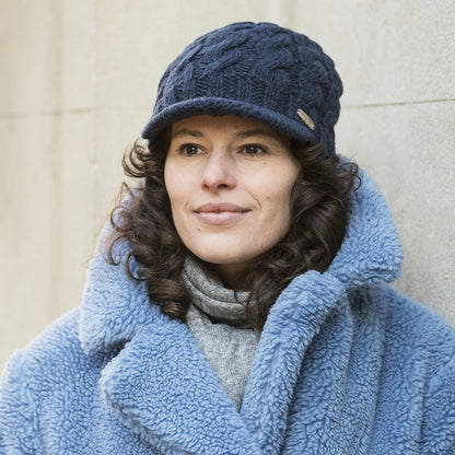Kusan Cable Knit Peaked Beanie Hat - Navy Blue