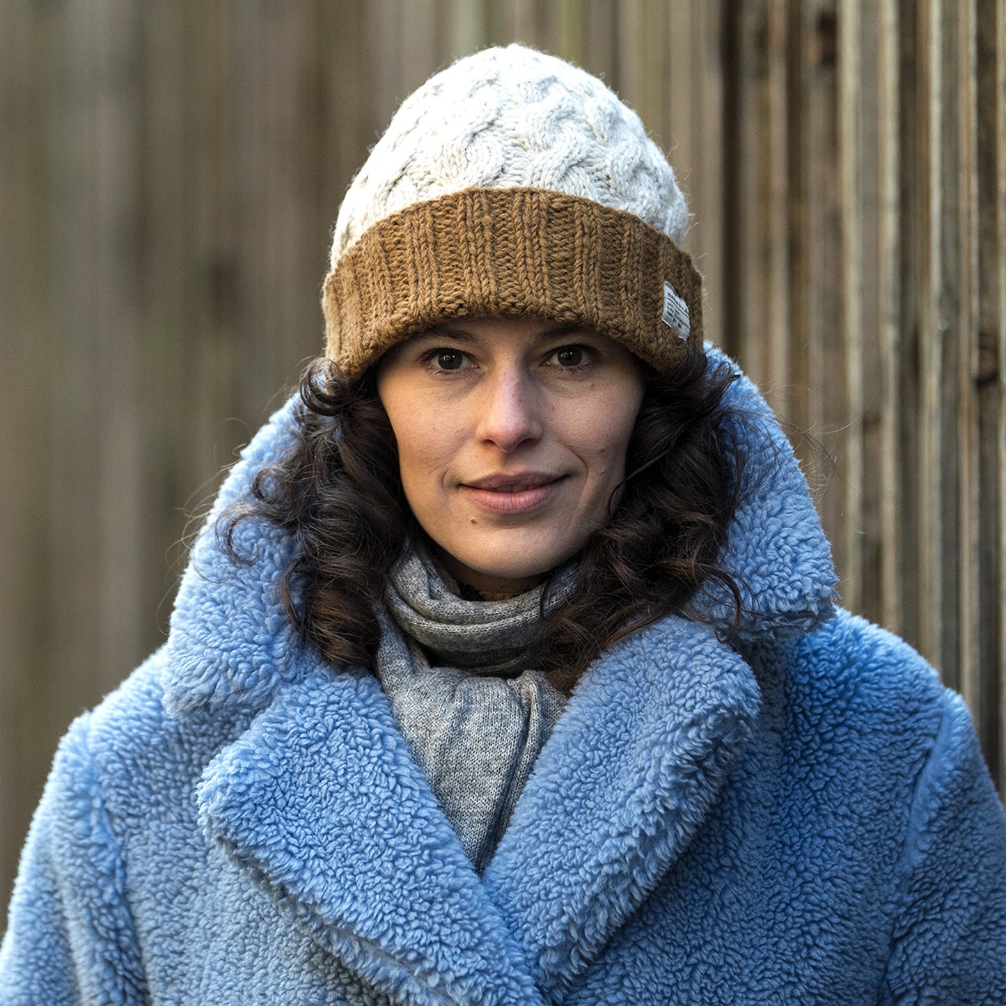 Kusan 2-Tone Cable Knit Turn Up Beanie Hat - Cream-Toffee