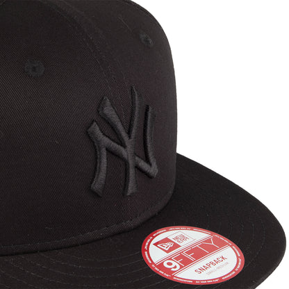 New Era 9FIFTY New York Yankees Snapback Cap - MLB League Essential - Black On Black