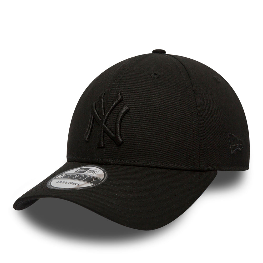 New Era 9FORTY New York Yankees Baseball Cap - MLB League Essential - Black on Black