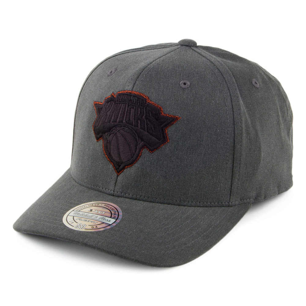 Mitchell & Ness New York Knicks Snapback Cap - Washed Denim 110 - Black