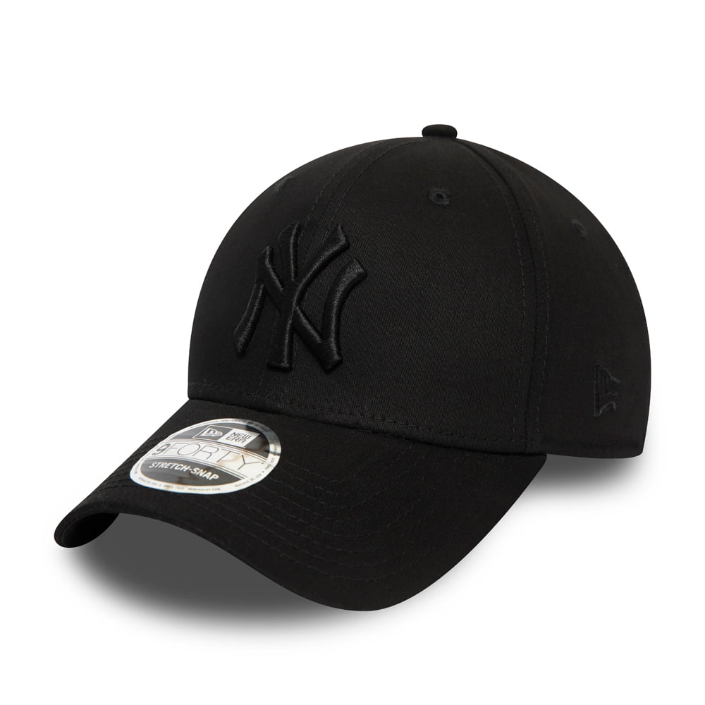 New Era 9FORTY New York Yankees Baseball Cap - MLB Stretch Snap - Black On Black