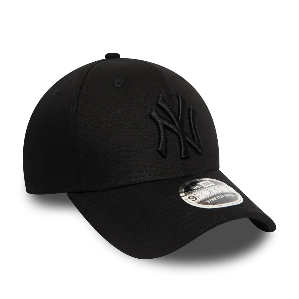 New Era 9FORTY New York Yankees Baseball Cap - MLB Stretch Snap - Black On Black