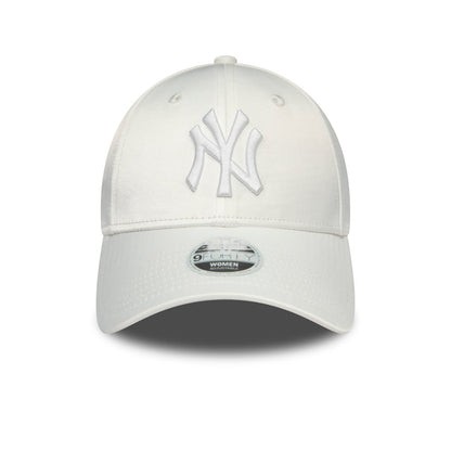 New Era Womens 9FORTY New York Yankees Baseball Cap - MLB Satin - White