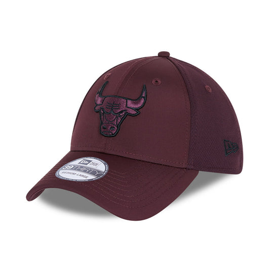 New Era 39THIRTY Chicago Bulls Baseball Cap - NBA Mesh Back - Maroon