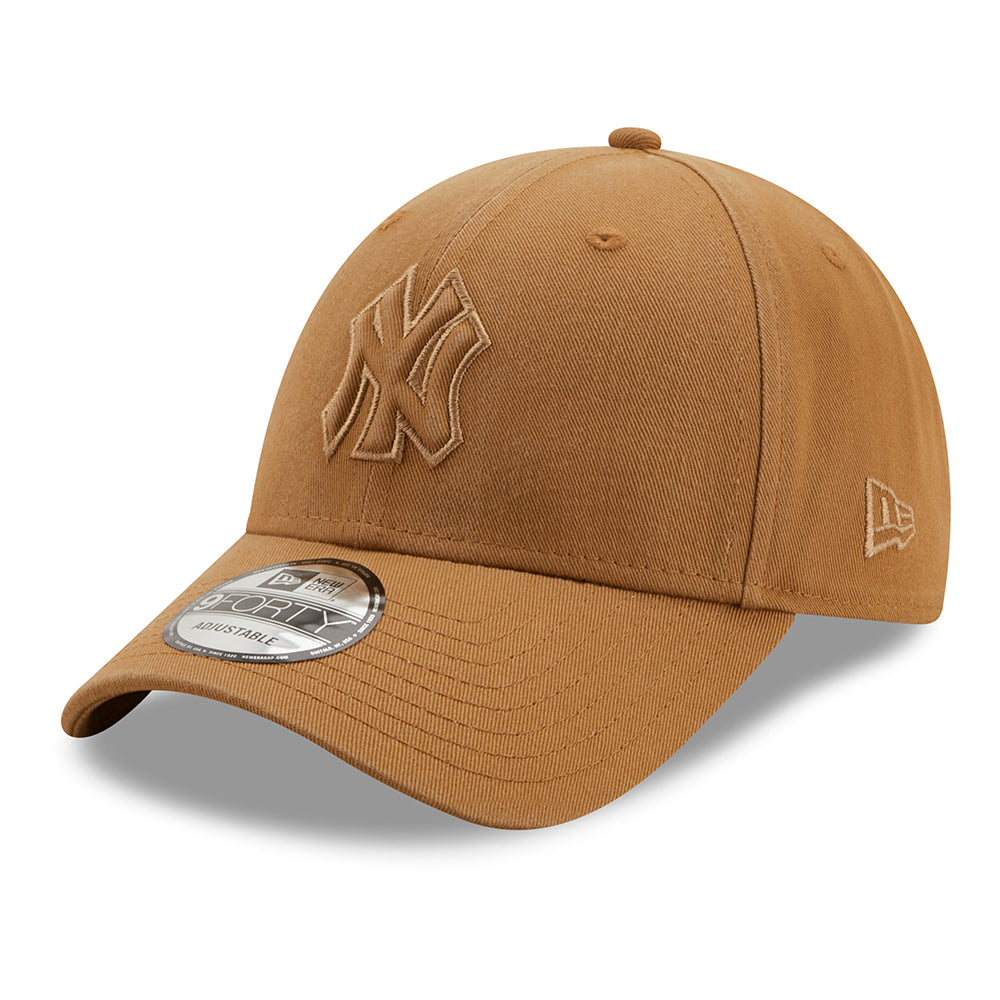 New Era 9FORTY New York Yankees Baseball Cap - MLB Raised Logo - Wheat