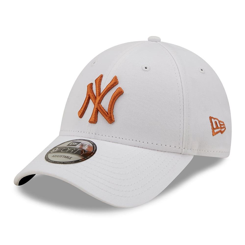 New Era 9FORTY New York Yankees Baseball Cap - MLB League Essential - White-Toffee