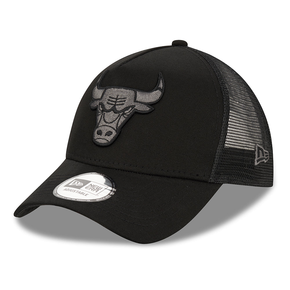 New Era 9FORTY Chicago Bulls A-Frame Trucker Cap - NBA Black On Black Logo - Black