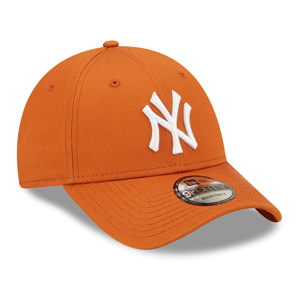 New Era 9FORTY New York Yankees Baseball Cap - MLB League Essential - Rust-White